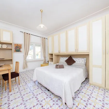 Apartment Studio 2 *